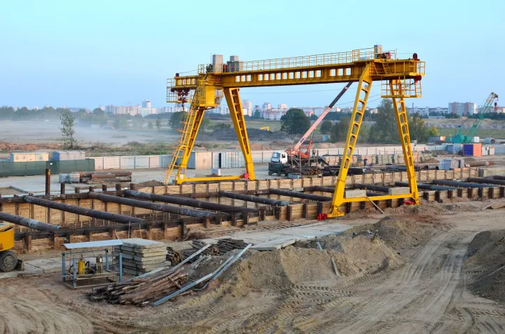 Gantry Cranes in Bridge Construction | Heavy Duty Crane Installation